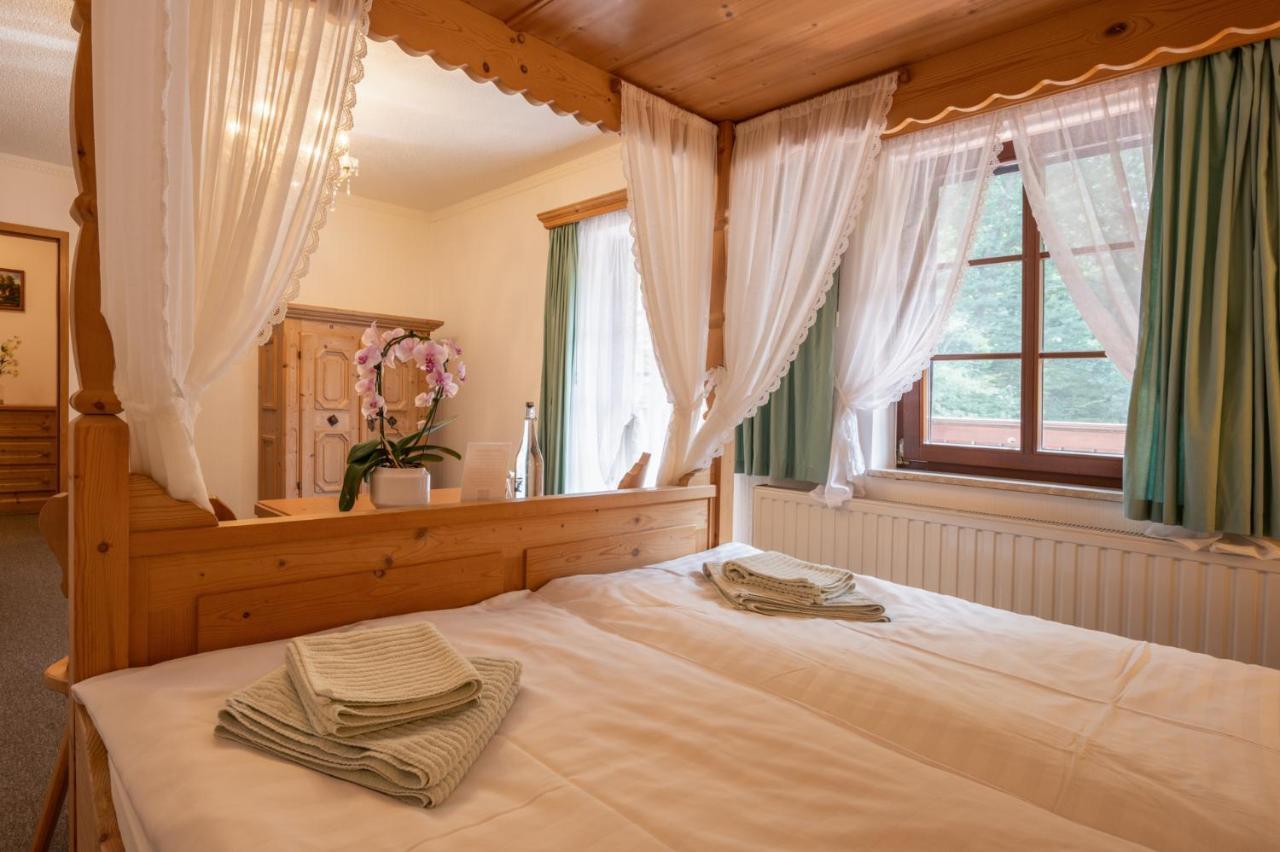 Zur Margarethenmuehle - Landgasthof Und Waldhotel Rosswein Exteriör bild