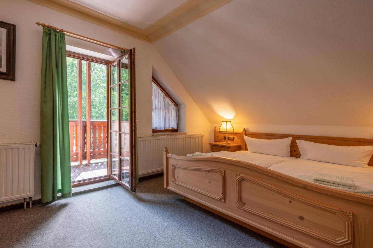 Zur Margarethenmuehle - Landgasthof Und Waldhotel Rosswein Exteriör bild