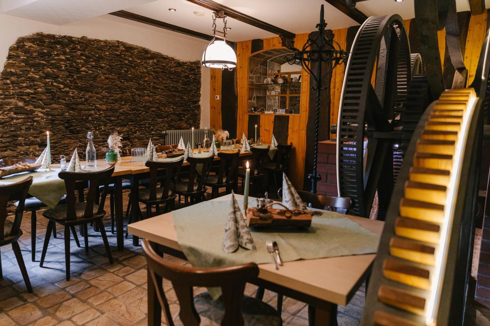 Zur Margarethenmuehle - Landgasthof Und Waldhotel Rosswein Exteriör bild